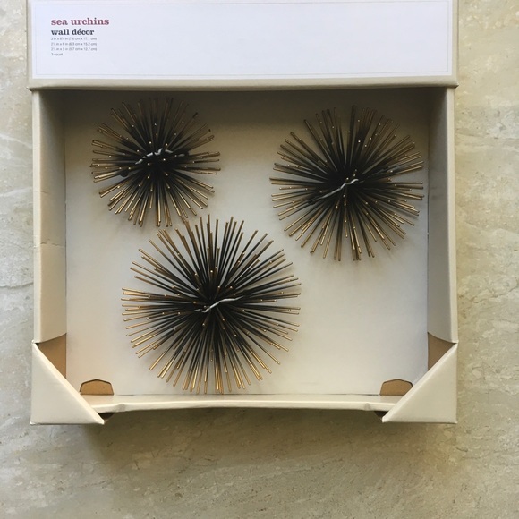 💛GOLD WALL DECOR 💛 - Picture 2 of 3